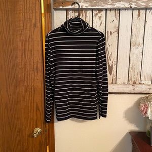 Gap turtleneck black with white stripes